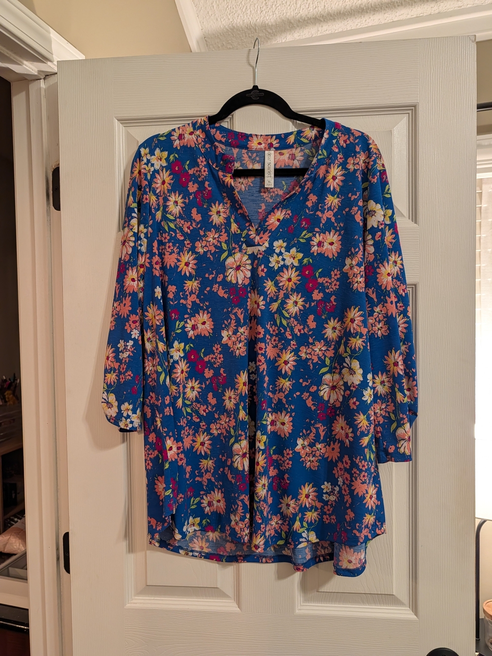 Dear Scarlett Blue Floral V-Neck Tunic Top
